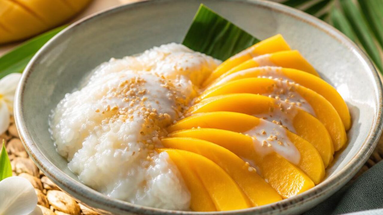 Coconut Sticky Rice with Mango